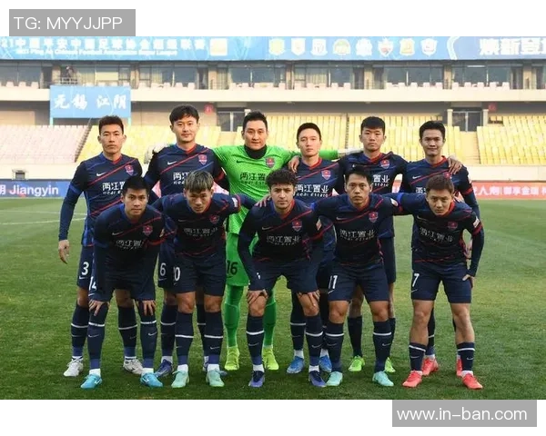 赛后分析：武汉篮球队与重庆篮球队的比赛节奏与战术对比探讨